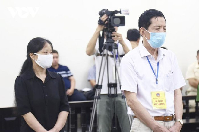 Phạt tù hai cựu chuyên gia làm lộ câu hỏi thi tốt nghiệp THPT năm 2021 ảnh 1