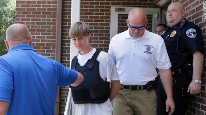 Mỹ bắt nghi can vụ xả súng đẫm máu tại nhà thờ Charleston ảnh 1