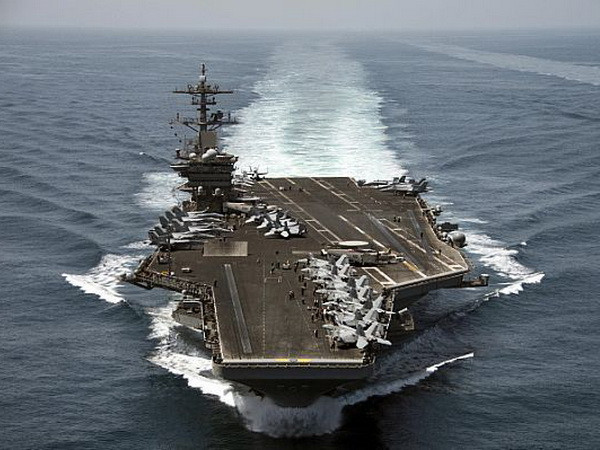 Bộ trưởng Quốc phòng Mỹ thăm tàu tuần tra trên Biển Đông ảnh 1