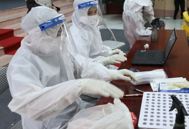 Bắc Giang tổng rà soát, xét nhiệm nhân viên quán bia, karaoke, massage ảnh 1