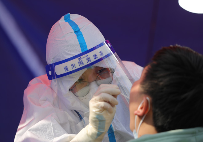 Trung Quốc: Đợt bùng phát mới của dịch COVID-19 đang lan rộng ảnh 1