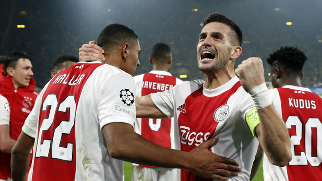 Kết quả Champions League: Liverpool và Ajax vào vòng knock-out ảnh 2