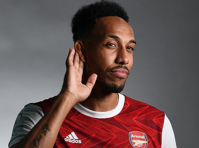 Aubameyang thi đấu cho Arsenal đến năm 2023. (Nguồn: Daily Mail) Aubameyang gia hạn hợp đồng, nhận lương 'khủng' nhất Arsenal ảnh 1
