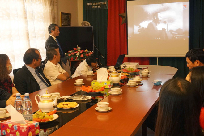 Kỷ niệm 75 năm Ngày truyền thống Thông tấn xã Việt Nam tại Praha ảnh 2