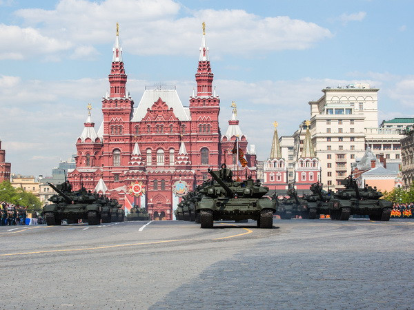 Chương trình nghệ thuật “10 ngày rung chuyển thế giới” ảnh 1