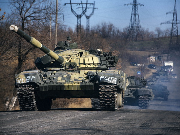 Mỹ quan ngại về tình trạng tăng cường quân sự tại Đông Ukraine ảnh 1