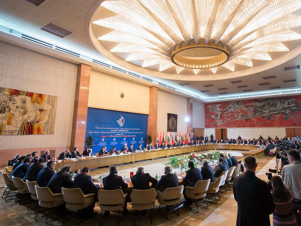 Bắc Kinh lần đầu tiên tổ chức hội nghị lãnh đạo Trung Quốc-CEE ảnh 1