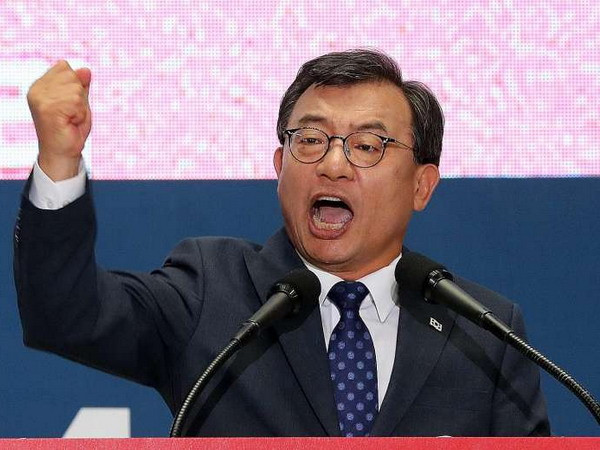 Hàn Quốc: Chủ tịch Đảng Saenuri cầm quyền sẽ sớm từ chức ảnh 1