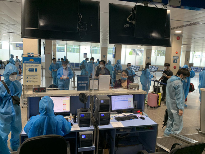 Chuyến bay duy nhất của Vietnam Airlines từ TP.HCM về Hà Nội ảnh 1