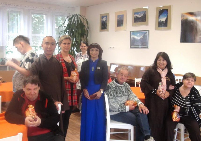 Hoạt động xã hội từ thiện thắm đượm tình hữu nghị Việt-Séc ảnh 2