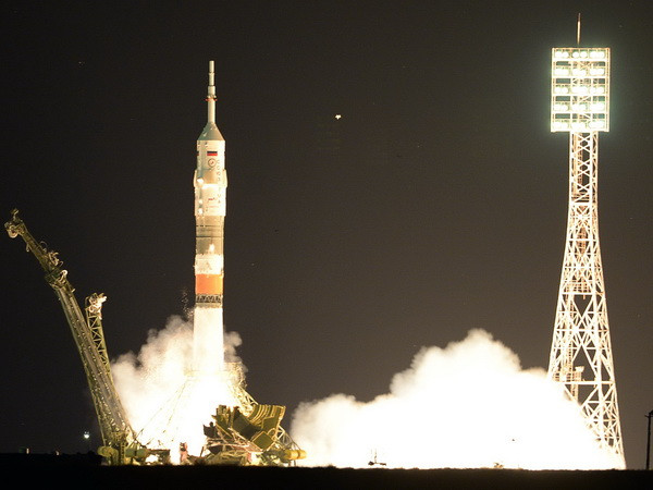 Dù quan hệ căng thẳng, Mỹ vẫn cần Nga đưa phi hành gia lên vũ trụ ảnh 1