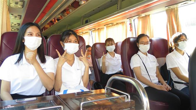 Hơn 330 bác sỹ, nhân viên y tế lên đường hỗ trợ TP.HCM và Đồng Tháp ảnh 2