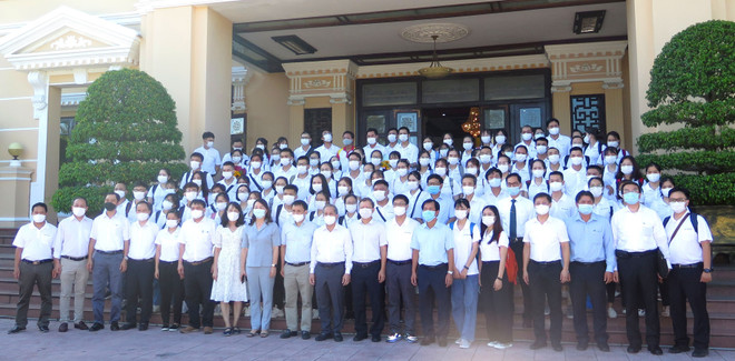 Hơn 330 bác sỹ, nhân viên y tế lên đường hỗ trợ TP.HCM và Đồng Tháp ảnh 1