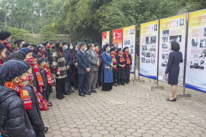 Thái Nguyên: Triển lãm “Đảng Cộng sản Việt Nam qua các kỳ Đại hội” ảnh 1