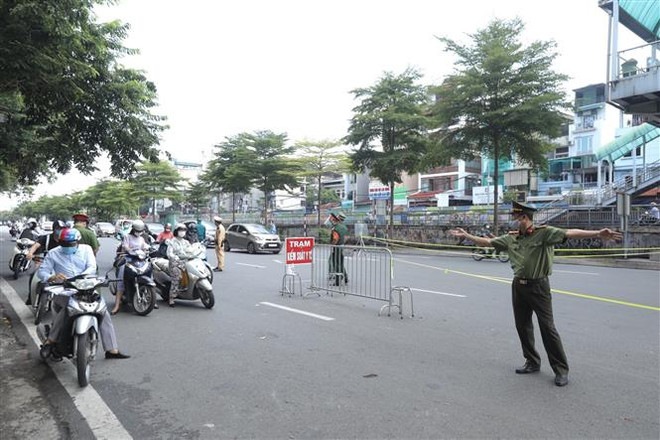 “Phân luồng” chống COVID-19 ở Hà Nội và kinh nghiệm từ EU ảnh 3