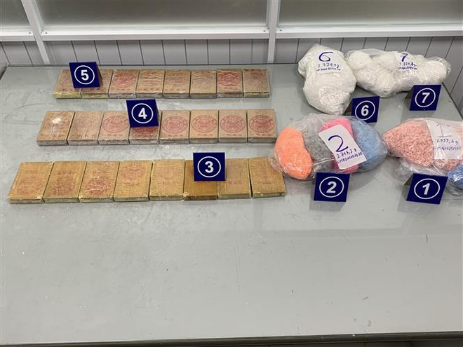 Thu giữ gần 25kg ma túy và 18kg cần sa qua tuyến chuyển phát nhanh ảnh 1
