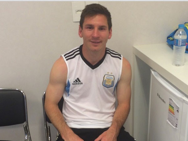 FIFA bất ngờ kiểm tra doping với Messi sau "đại chiến" Hà Lan ảnh 1