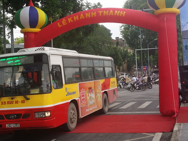 Hà Nội: Khánh thành tuyến đường cho xe buýt do Pháp tài trợ ảnh 1