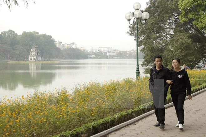 Đêm nay, miền Bắc trời trở lạnh, miền Trung mưa rất to ảnh 1