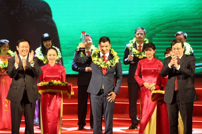 Hà Nội tuyên dương 10 doanh nhân trẻ Thăng Long năm 2015 ảnh 1