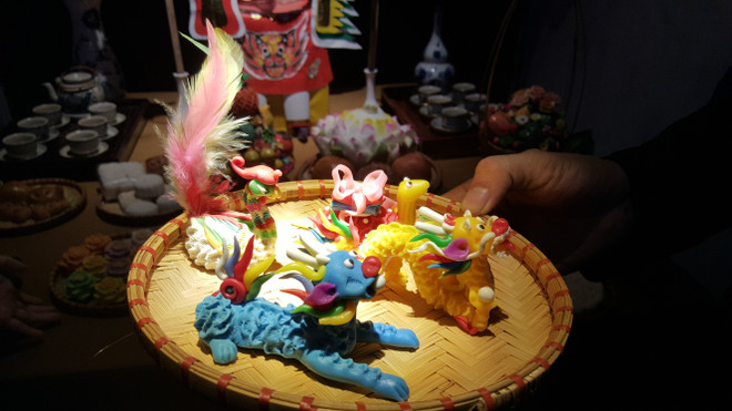 Nghệ nhân làm sống lại con giống bột - đồ chơi cổ của người Hà Nội ảnh 1