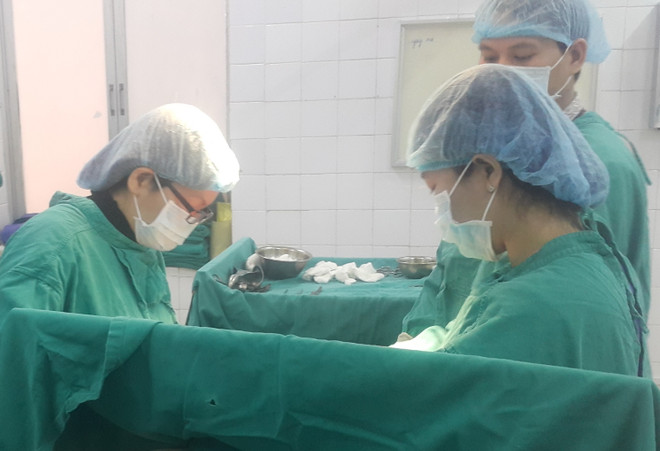 Cần Thơ: Cứu sống mẹ con sản phụ bị biến chứng nguy hiểm tới tính mạng ảnh 1