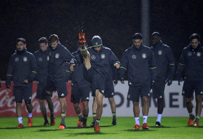 Joachim Loew: “Trận đấu gặp Hà Lan chỉ mang ý nghĩa biểu tượng” ảnh 4