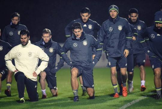 Joachim Loew: “Trận đấu gặp Hà Lan chỉ mang ý nghĩa biểu tượng” ảnh 7