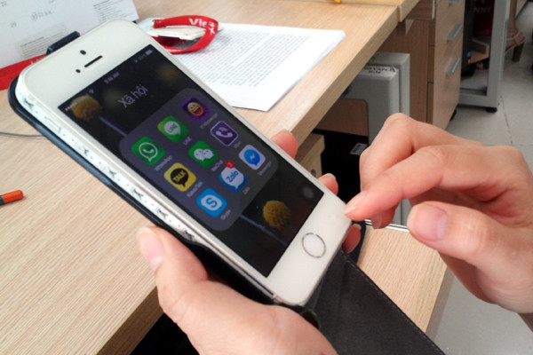 Thị trường iPhone 5S trước sức ép của “quả táo” mới iPhone 6 ảnh 1