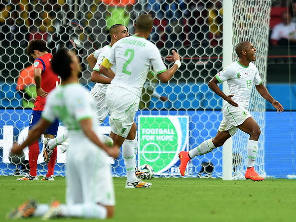 Cận cảnh hai bàn thắng ấn tượng đưa Algeria đi vào lịch sử ảnh 1