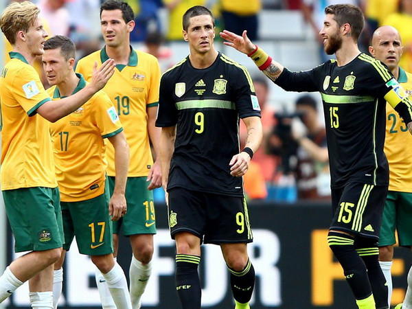 Hà Lan - Chile 2-0, TBN - Australia 3-0: "Bò tót" ngẩng cao đầu ảnh 1