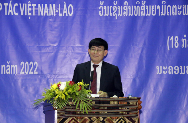 Bộ trưởng Giáo dục và Thể thao Lào đánh giá cao hợp tác với Việt Nam ảnh 1