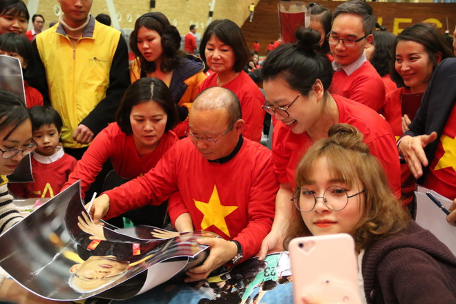 Ông Park Hang-seo: Thích phở, bún chả nhưng chưa quen với rau mùi ảnh 6