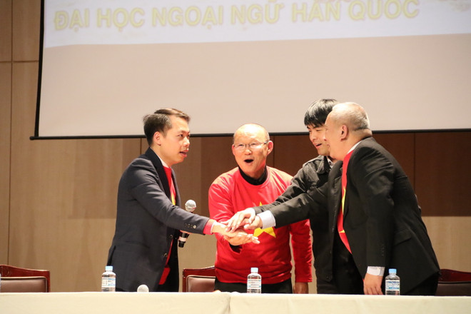 Ông Park Hang-seo: Thích phở, bún chả nhưng chưa quen với rau mùi ảnh 2