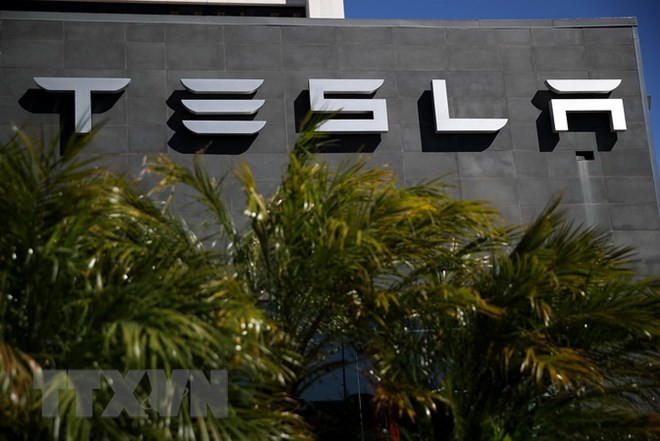 Công ty Tesla bị kiện vì lạm dụng người lao động nước ngoài ảnh 1