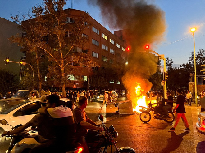 Biểu tình ở Iran. (Nguồn: Reuters) ISNA: Iran chỉ trích Tổng thống Mỹ can thiệp công việc nội bộ ảnh 1
