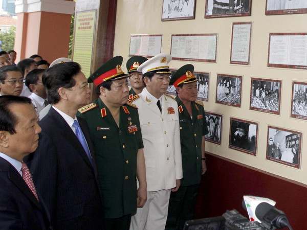 Tổ chức Lễ dâng hương Chủ tịch Hồ Chí Minh dịp Quốc khánh ảnh 1