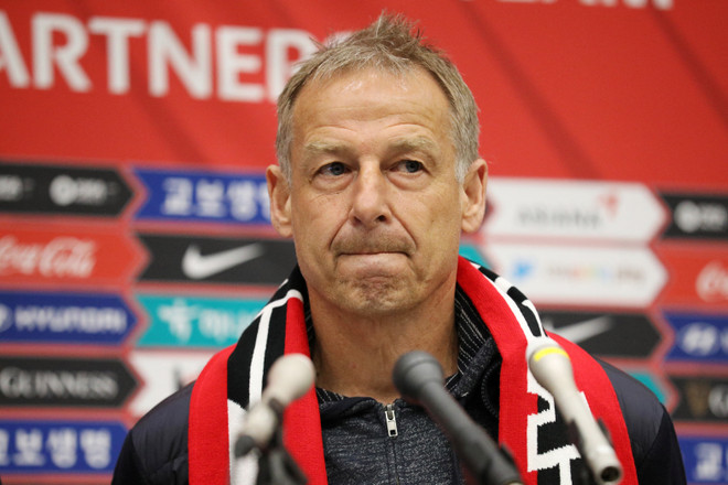HLV Klinsmann tiết lộ lý do chọn đá giao hữu với Đội tuyển Việt Nam ảnh 1