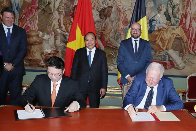 Thủ tướng Nguyễn Xuân Phúc hội đàm với Thủ tướng Bỉ Charles Michel ảnh 2