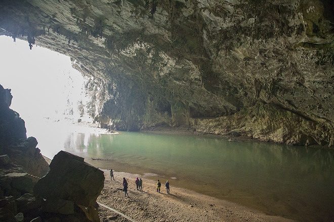 Hồ Ba Bể - viên ngọc bích của vùng núi rừng Ðông Bắc ảnh 4