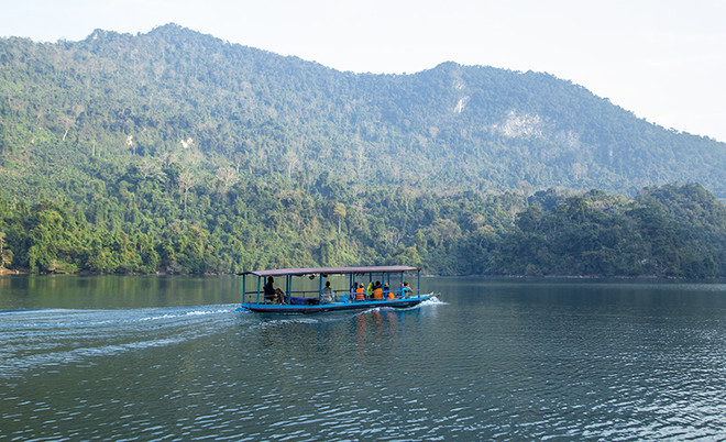 Hồ Ba Bể - viên ngọc bích của vùng núi rừng Ðông Bắc ảnh 2