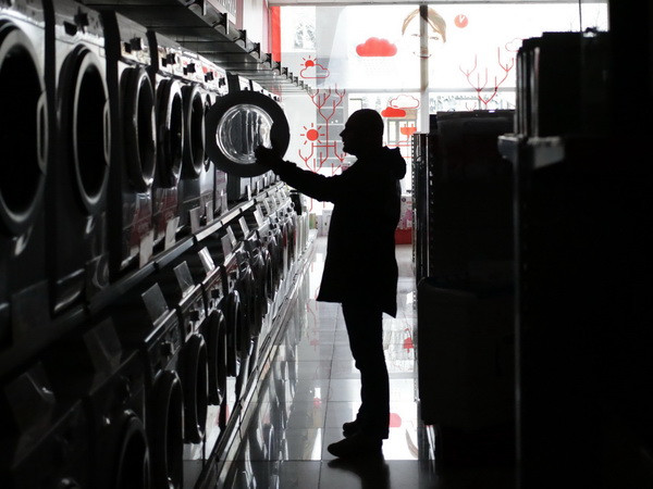 EU kéo dài lệnh trừng phạt bán đảo Crimea thêm 1 năm ảnh 1