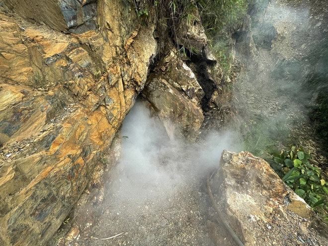 Lai Châu đồng loạt ra quân giải tỏa các bãi khai thác vàng trái phép ảnh 1