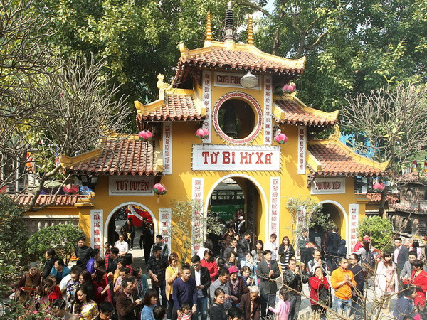 Bộ Công Thương có quyết định kỷ luật cán bộ đi lễ trong giờ làm việc ảnh 1