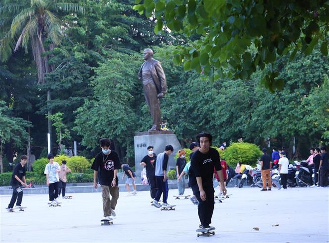 Hà Nội sẽ điều chỉnh cách chống dịch trong bối cảnh ca mắc tăng nhanh ảnh 2