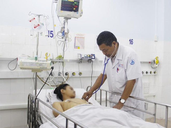 Áp dụng kỹ thuật cao cứu chữa kịp thời bé trai mắc bệnh nguy hiểm ảnh 1