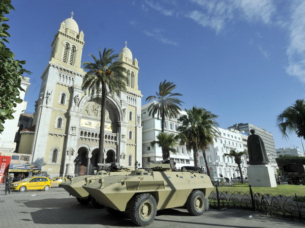 Tunisia chính thức dỡ bỏ lệnh tình trạng khẩn cấp ảnh 1