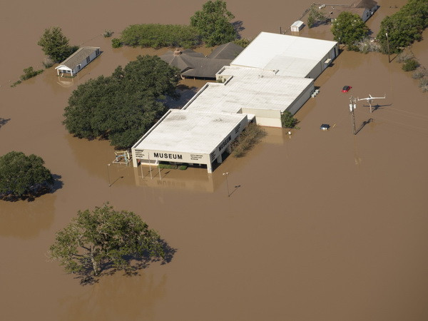 Quốc hội Mỹ thông qua gói cứu trợ thiên tai trị giá 36,5 tỷ USD ảnh 1