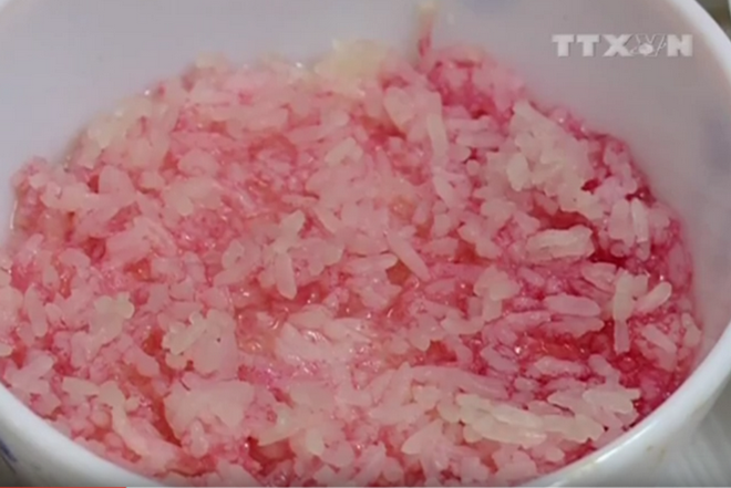 Không có việc cơm chuyển màu trắng sang đỏ sau khi để qua đêm ảnh 1