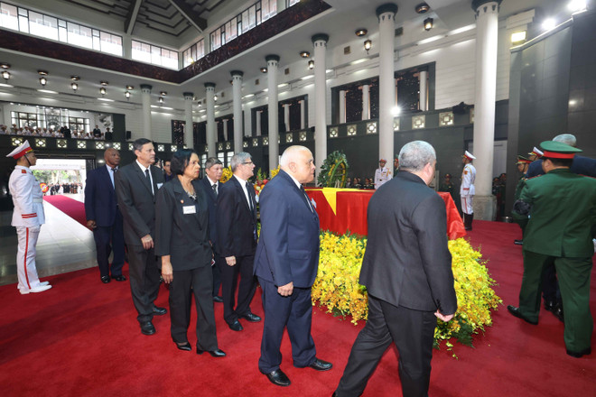 ttxvn_cuba vieng Tong bi thu 2.jpg